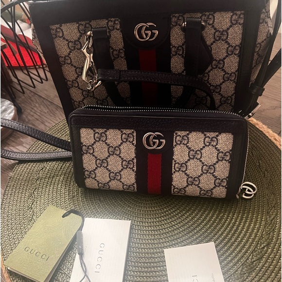 Gucci Purse and Wallet - Picture 3 of 5